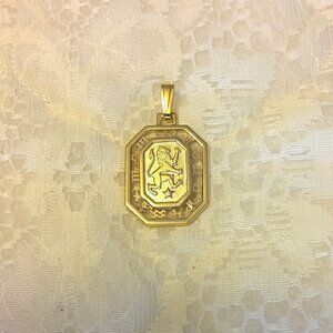 VTG Leo Lion Zodiac Sign Rectangle Charm Vintage Gold Tone Pendant